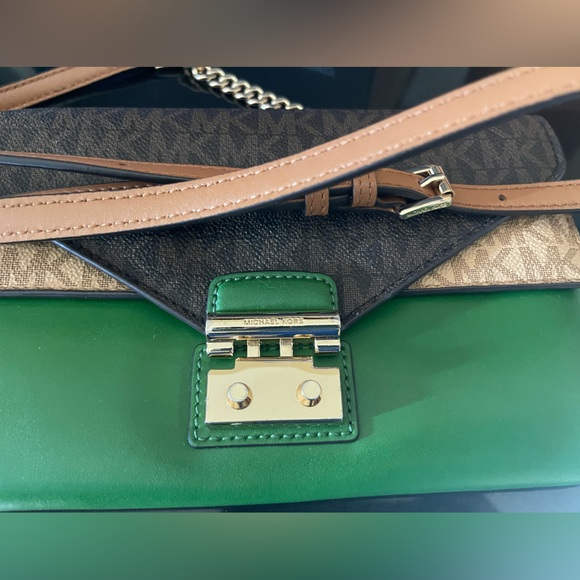 Michael Kors Sloan Logo and Leather Chain Wallet - Picture 4 of 7